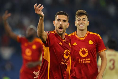 Lorenzo Pellegrini (stânga) // Foto: Imago