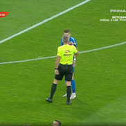 Darius Olaru s-a accidentat în Dinamo - FCSB // foto: Captură TV