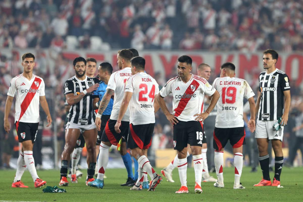 Ce deziluzie! River Plate a ratat calificarea în finala Copei Libertadores, iar în tribune s-a trecut de la extaz la agonie: imagini epice