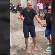 Adriano, beat pe străzile din Brazilia