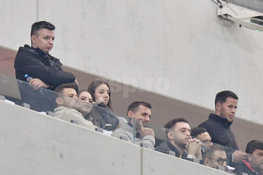 N-au înțeles ce li s-a întâmplat! Cum i-a surprins fotoreporterul GSP pe Nicolescu și Kopic în lojă, după Dinamo - FCSB 0-4