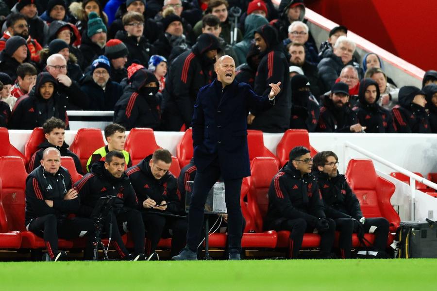 Arne Slot, pus la zid după eșecul SECULAR: „Un trișor! Alegerile lui sunt absurde. Liverpool e o glumă!” » Cum se apără managerul cu un record egalat după 72 de ani