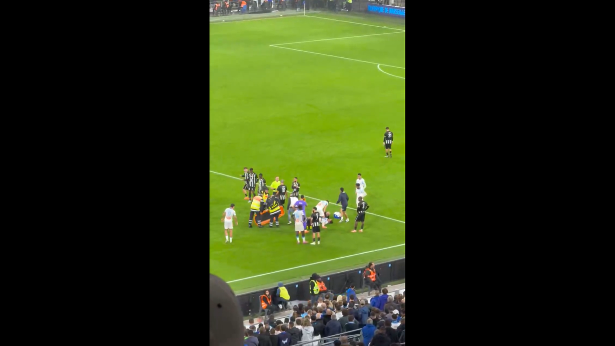 Bilal Nadir s-a prăbușit pe teren în Marseille - Angers
