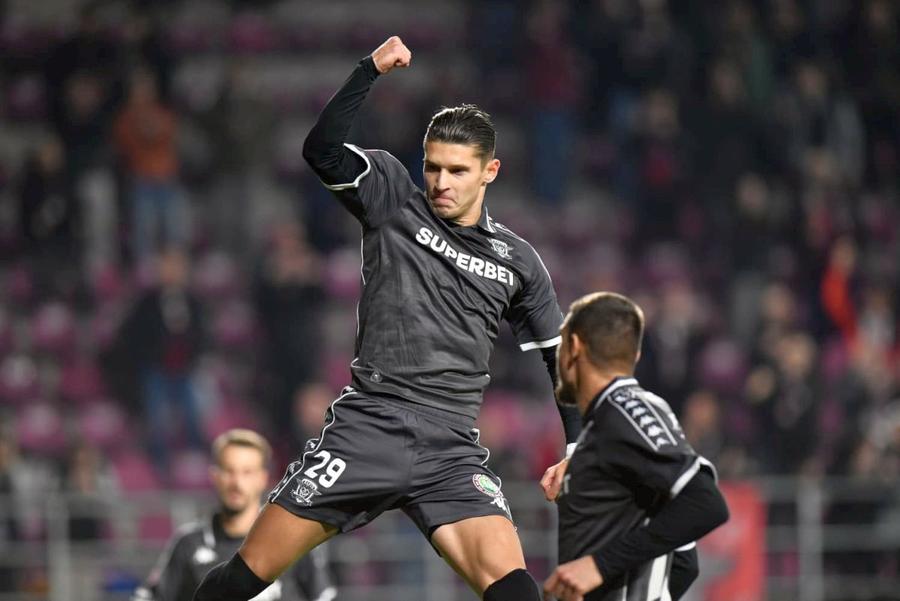 Alex Dobre a marcat o „dublă” pentru Rapid în meciul cu CSC Dumbrăvița / Foto: Cristi Preda GSP Alex Dobre, „Jucătorul lunii octombrie 2025” » Interviu EXCLUSIV pentru GSP: „Mă ajută nutriția, mentalul și un cerc restrâns de oameni”