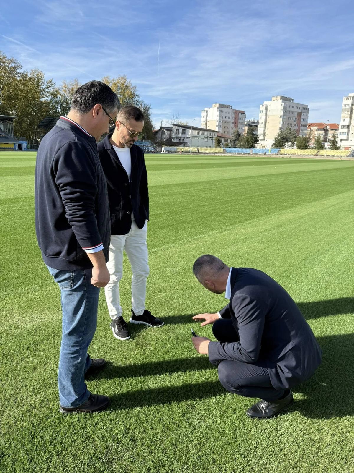 Echipa din Superliga mai trebuie să aștepte până intră pe noua arenă » Oficialii LPF și deținătorul drepturilor TV au mers în inspecție