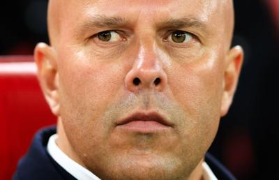 Se vorbește despre înlocuirea lui Arne Slot! Cine este favorit s-o preia pe Liverpool