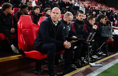 Arne Slot, pus la zid după eșecul SECULAR: „Un trișor! Alegerile lui sunt absurde. Liverpool e o glumă!” » Cum se apără managerul cu un record egalat după 72 de ani