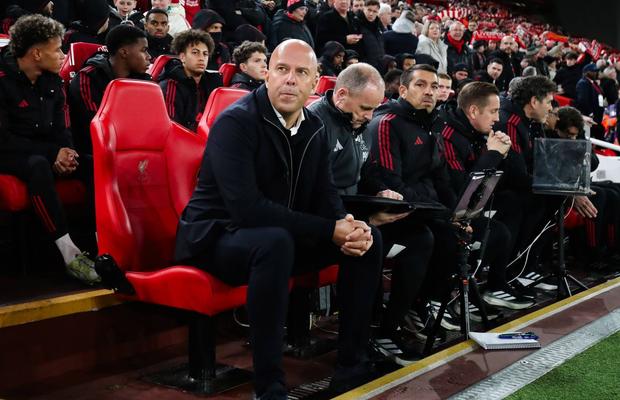 Arne Slot, pus la zid după eșecul SECULAR: „Un trișor! Alegerile lui sunt absurde. Liverpool e o glumă!” » Cum se apără managerul cu un record egalat după 72 de ani
