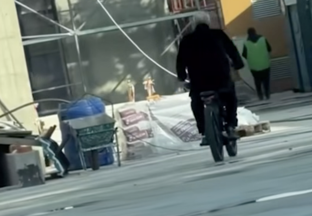 Ce căuta Gigi Becali pe motocicletă în curtea bisericii: „I-am făcut proba, dar nu-mi place”