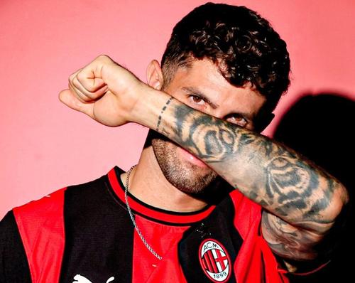 Christian Pulisic, extrema Milanului, a marcat 44 de goluri și a oferit 28 de assisturi în 142 de partide / Foto: X AC Milan