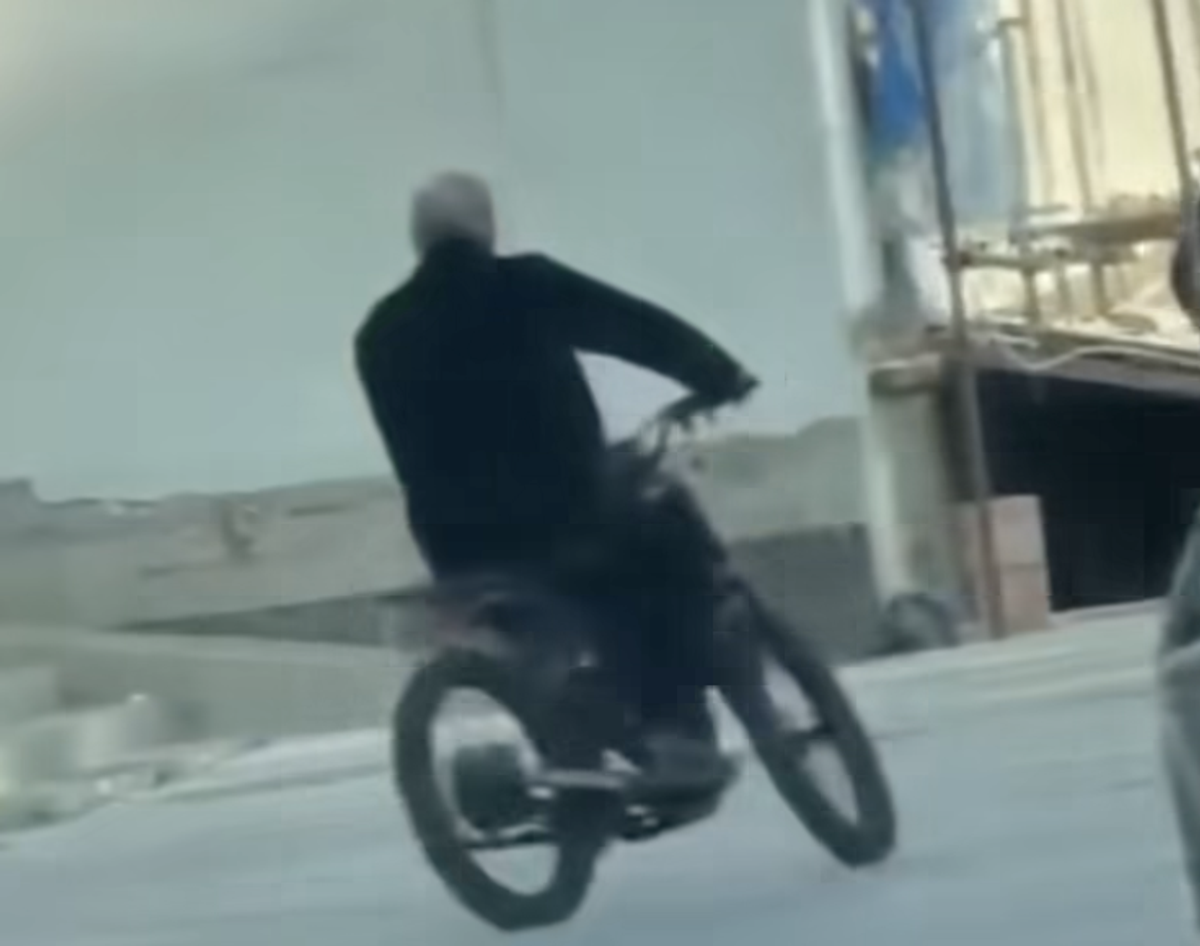 Ce căuta Gigi Becali pe motocicletă în curtea bisericii: „I-am făcut proba, dar nu-mi place”