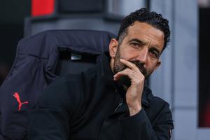 „Îl invidiezi pe Cristi Chivu?” » Rivalul de la AC Milan a răspuns direct