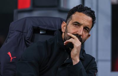 „Îl invidiezi pe Cristi Chivu?” » Rivalul de la AC Milan a răspuns direct