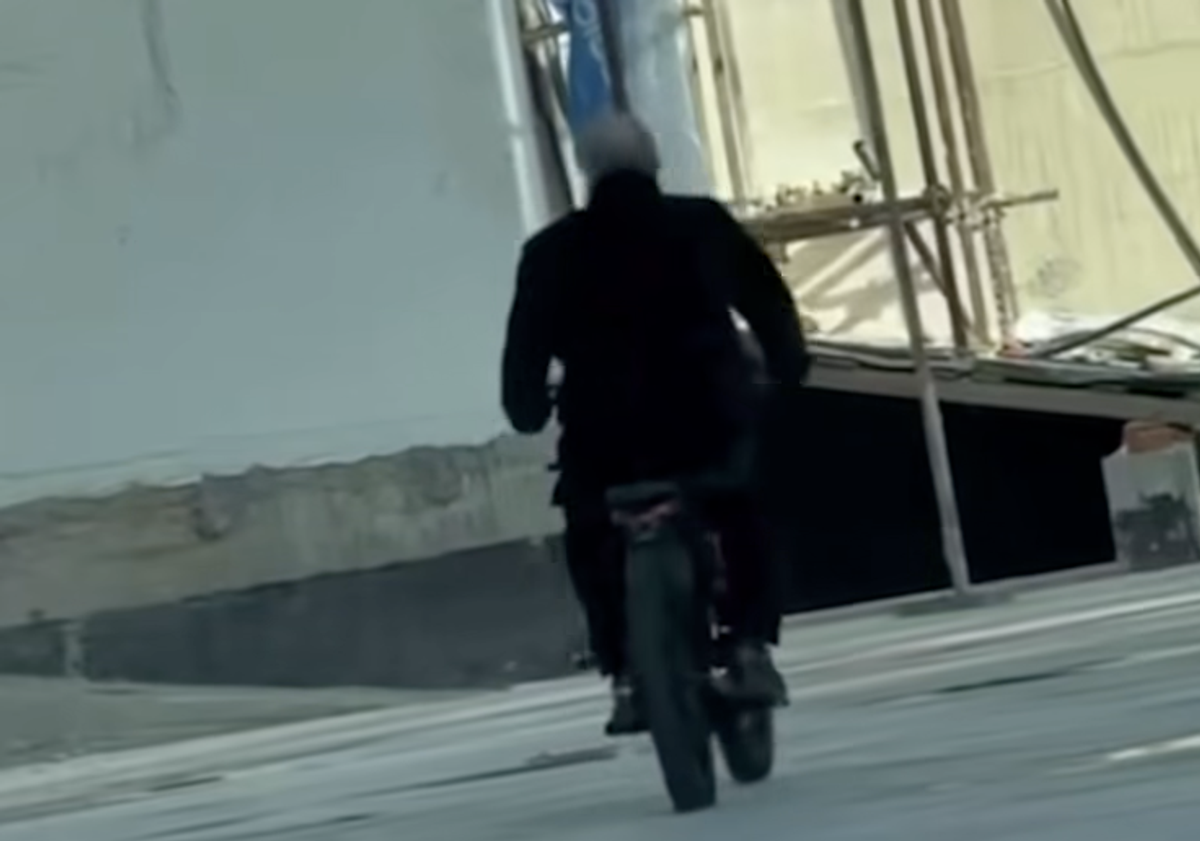 Ce căuta Gigi Becali pe motocicletă în curtea bisericii: „I-am făcut proba, dar nu-mi place”