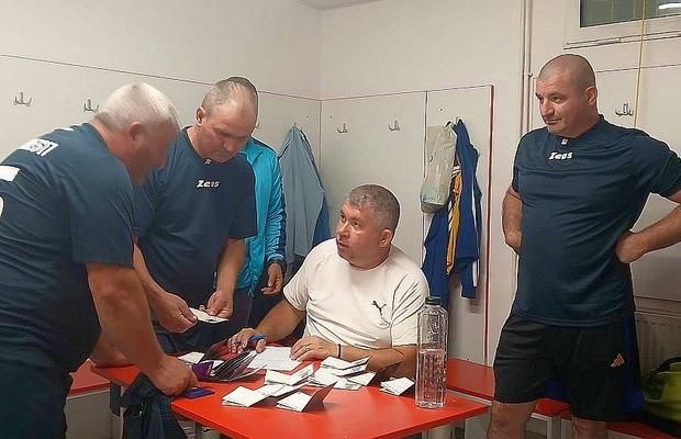 Vicepreședintele AJF, acuzat că și-a dat pantalonii jos în fața arbitrilor: „Voi știți cine p*** mea sunt eu?!”