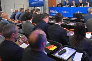 Nimeni nu vrea să preia conducerea Federației de fotbal! Adunarea a fost amânată din nou, iar UEFA vrea să intervină de urgență