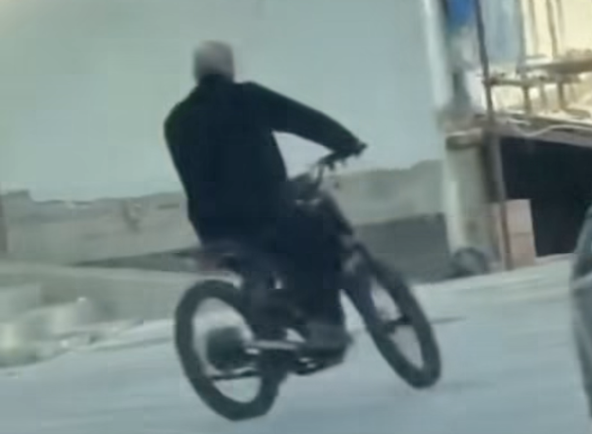 Ce căuta Gigi Becali pe motocicletă în curtea bisericii: „I-am făcut proba, dar nu-mi place”