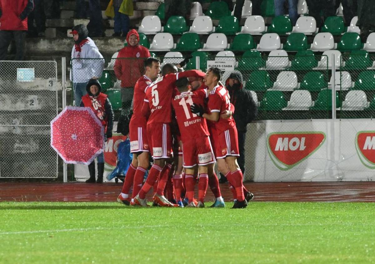 SEPSI - CRAIOVA 1-0 // VIDEO+FOTO » E grozav vedetismul! Craiova exagerat de pretențioasă a lui Pițurcă a arătat ca un star scârbit