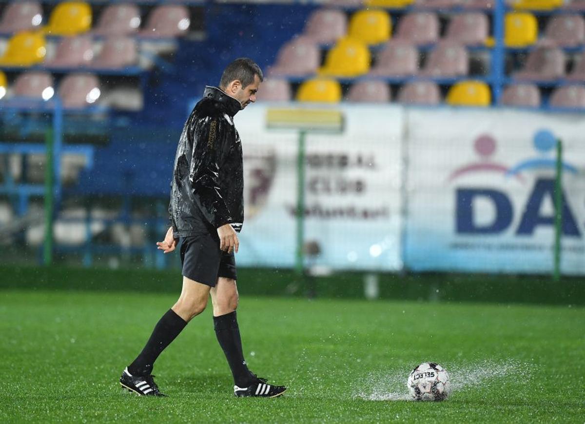 VOLUNTARI - FCSB // VIDEO+FOTO E OFICIAL! Partida a fost amânată din cauza vremii » Când s-ar putea juca