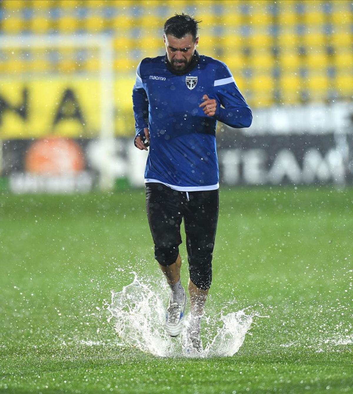 VOLUNTARI - FCSB // VIDEO+FOTO E OFICIAL! Partida a fost amânată din cauza vremii » Când s-ar putea juca
