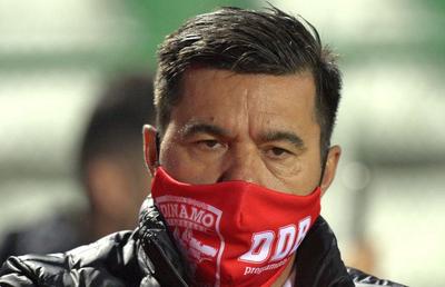 Cosmin Contra, rugat de suporteri să rămână: „Dacă are tupeu, să vină în București să te dea afară!”