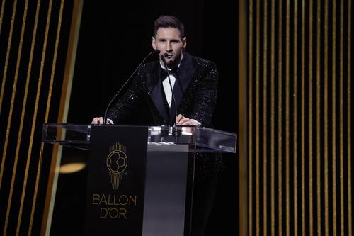 Ediția de astăzi a proiectului GSP.ro „Dezbaterea zilei” are ca subiect „Balonul de Aur” cucerit de Leo Messi (34 de ani), în dauna lui Robert Lewandowski (33 de ani) și Jorginho (29 de ani).