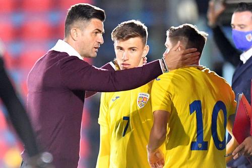 Florin Bratu (41 de ani) a fost invitatul lui Costin Ștucan la GSP Live și a vorbit despre problemele fizice pe care le au fotbaliștii români.