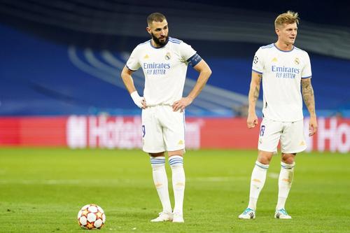 Toni Kroos, 31 de ani, consideră că Benzema (33 de ani), colegul lui de la Real Madrid, ar fi meritat să câștige Balonul de Aur.