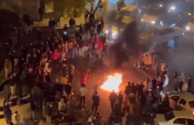 Imagini incredibile! Iranienii au sărbătorit în stradă înfrângerea echipei lor cu SUA