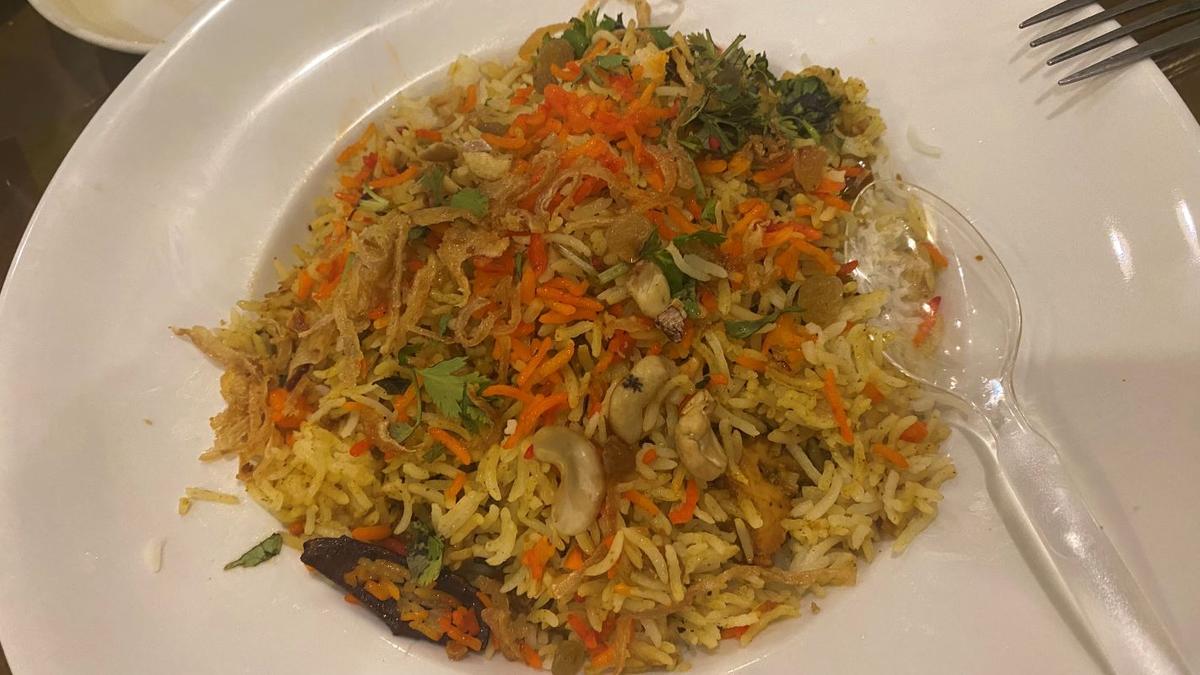 Explozie culinară pe străzile din Doha » Cât costă cele mai delicioase feluri de mâncare și dulciuri