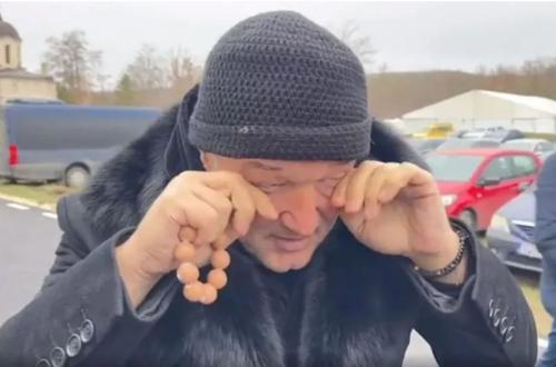 Gigi Becali (64 de ani) a participat astăzi la pelerinajul de la peștera Sfântului Apostol Andrei, cel Întâi Chemat, Ocrotitorul României.