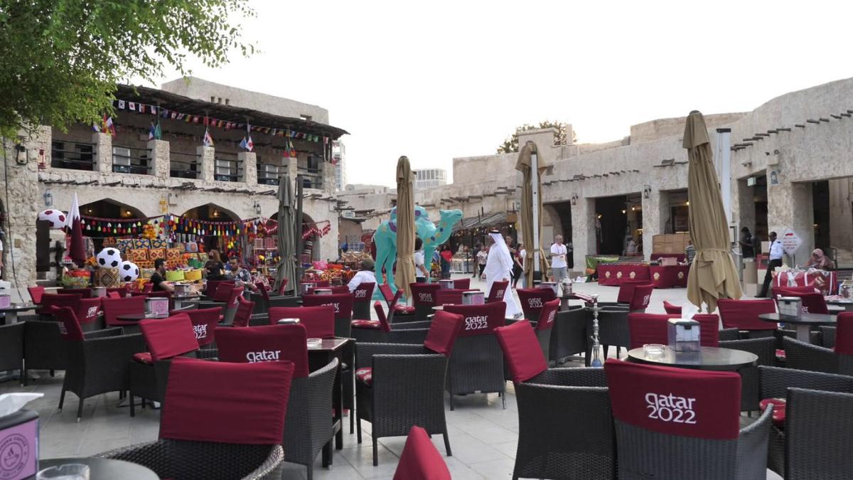 Explozie culinară pe străzile din Doha » Cât costă cele mai delicioase feluri de mâncare și dulciuri