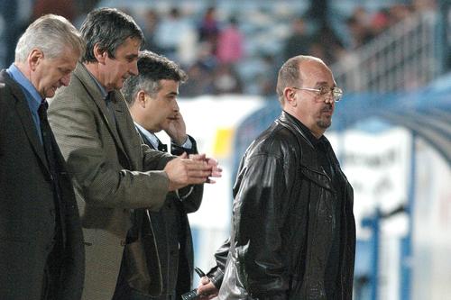 Liviu Luca (dreapta), fost sindicalist și patronul Petrolului între 1996-2003, șef neoficial și la Cupa României din 1995, a ieșit din închisoare în octombrie
