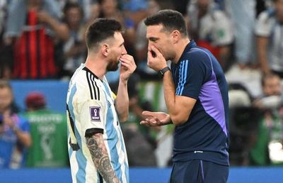 Discuție incendiară între Messi și Scaloni! Căpitanul l-a certat pe selecționer campioanei mondiale după ce acesta a sugerat că demisionează!