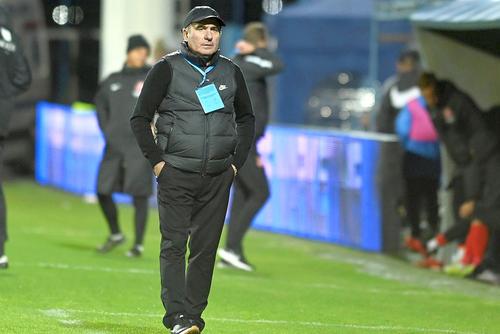 Gică Hagi, complimentat de Leo Grozavu. Foto: Imago Images