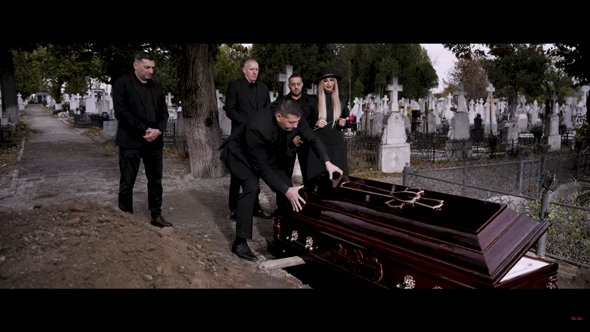Video șocant cu Anamaria Prodan. Mesaj sumbru pentru „Soarele meu”, direct din cimitir: „Ți-am dat bani, ți-am luat mașină. Ți-am luat casă cu grădină”