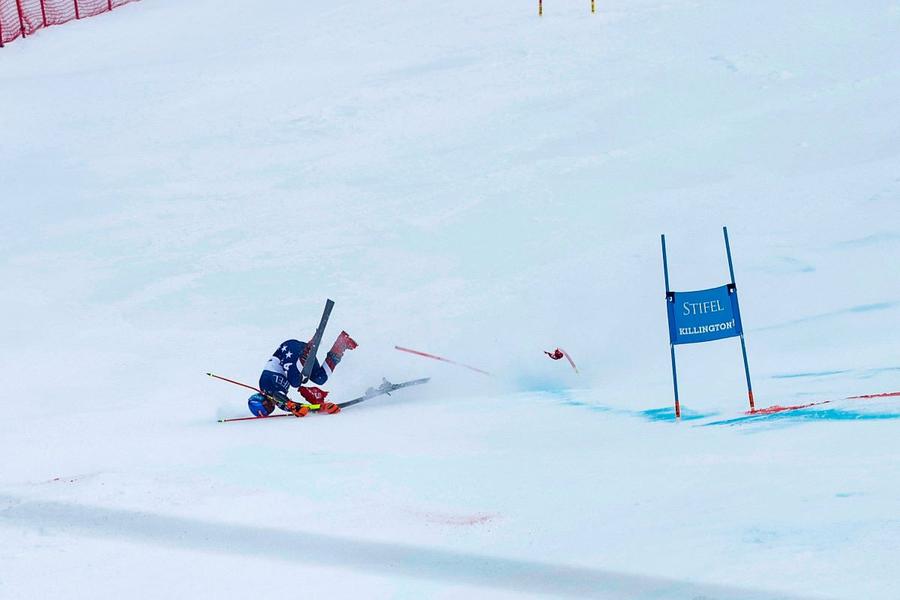 Momentul căzăturii Mikaelei Shiffrin în slalomul uriaș de la Killington Foto: Imago Mikaela Shiffrin amână victoria cu numărul 100 în Cupa Mondială » Căzătură severă a americancei în slalomul uriaș de la Killington