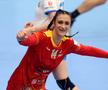 România a învins Cehia, scor 29-28, în primul meci al grupei B de la Campionatul European de handbal feminin. Bianca Bazaliu (27 de ani) speră să rămână la Debrecen cât mai mult timp. O declarație sinonimă cu accederea în faza grupelor principale.