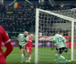 Autogol de necrezut în Dinamo - Sepsi. Cum a putut să lovească mingea!