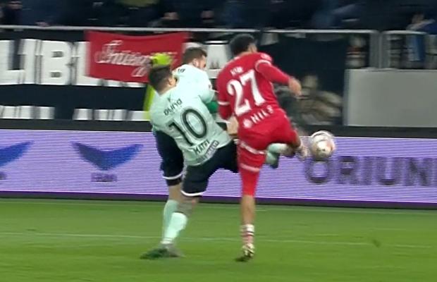 Penalty controversat dat în prelungirile meciului Dinamo - Sepsi » Prim verdict în direct + Ce a spus chiar dinamovistul implicat
