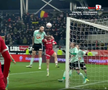 Autogol de necrezut în Dinamo - Sepsi. Cum a putut să lovească mingea!