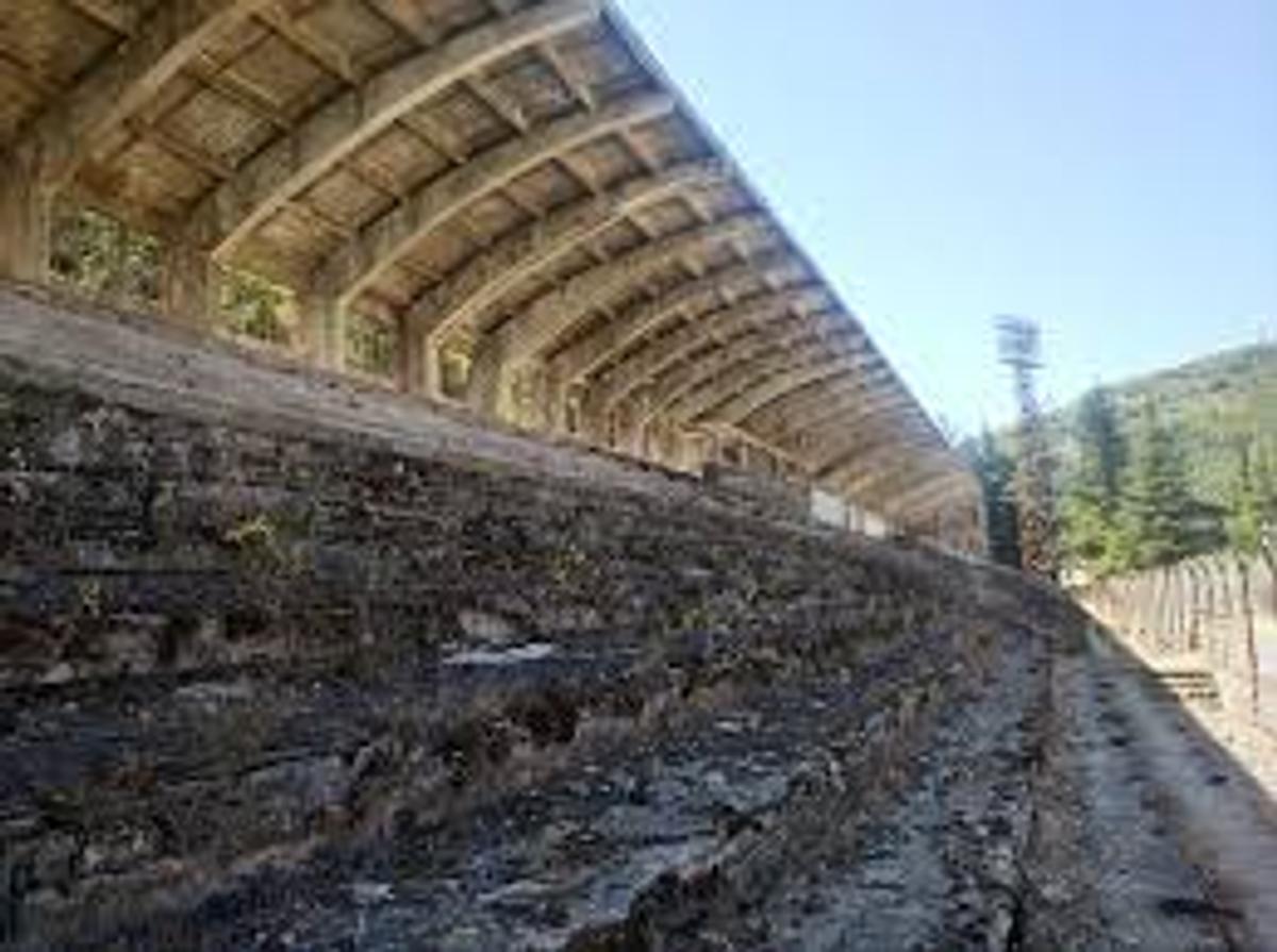 „Apocalipsa lumii fotbalului” » S-au speriat când au intrat pe cel mai terifiant stadion din lume. Încă se joacă meciuri aici