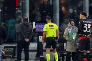 Statistică neverosimilă în Serie A după trei etape: câte penalty-uri s-au acordat și de câte ori a intervenit VAR!
