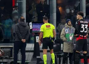 Statistică neverosimilă în Serie A după trei etape: câte penalty-uri s-au acordat și de câte ori a intervenit VAR!