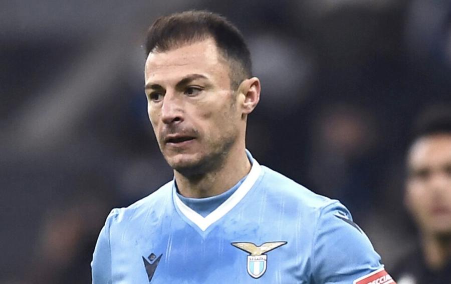 Ștefan Radu a fost căpitan în 38 de partide jucate în tricoul lui Lazio Ștefan Radu, nelipsit la meciurile lui Lazio » Cu cine a fost pe San Siro și ce mesaj a distribuit pe Instagram!