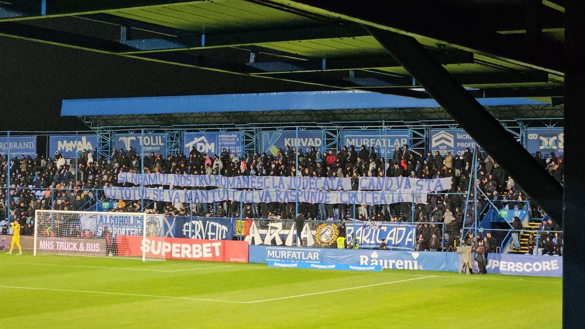 Dezvăluiri incredibile de la Farul - FCSB » Jandarmeria a apelat la ChatGPT pentru a verifica bannerele