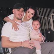 Larisa Iordache și Cristian, soțul ei, părinți ai unei fetițe/Foto: Instagram (Larisa Iordache)