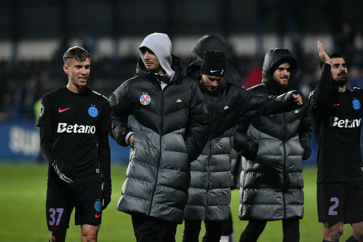 Ce s-a întâmplat pe gazon, imediat după Farul - FCSB » Jucătorii campioanei au sărbătorit cu manele în vestiar