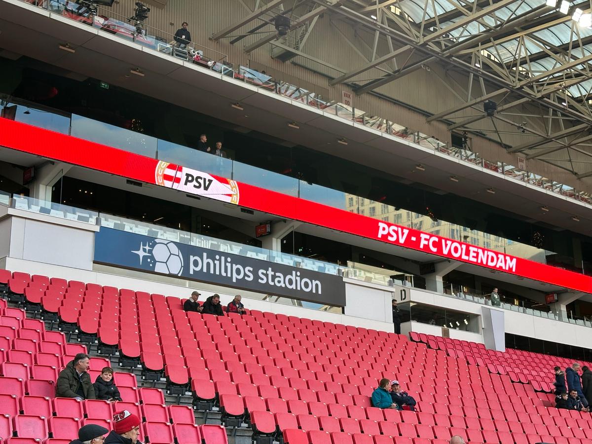 Cu Dennis Man odihnit, PSV s-a distrat în fața lui Volendam » Reporterii GSP au asistat la meci din tribunele Philips Stadion