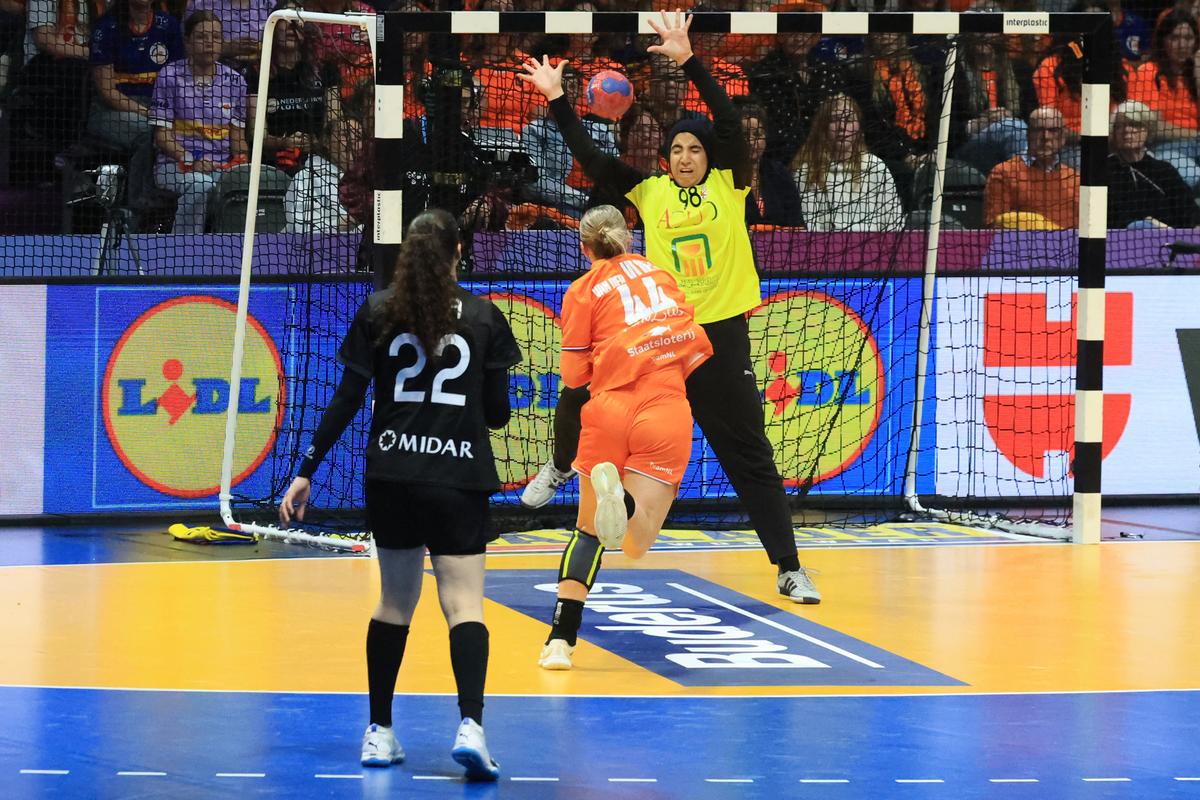 Repriză incredibilă în Rotterdam Ahoy, la Campionatul Mondial de handbal feminin! Un SINGUR gol marcat în 20 de minute